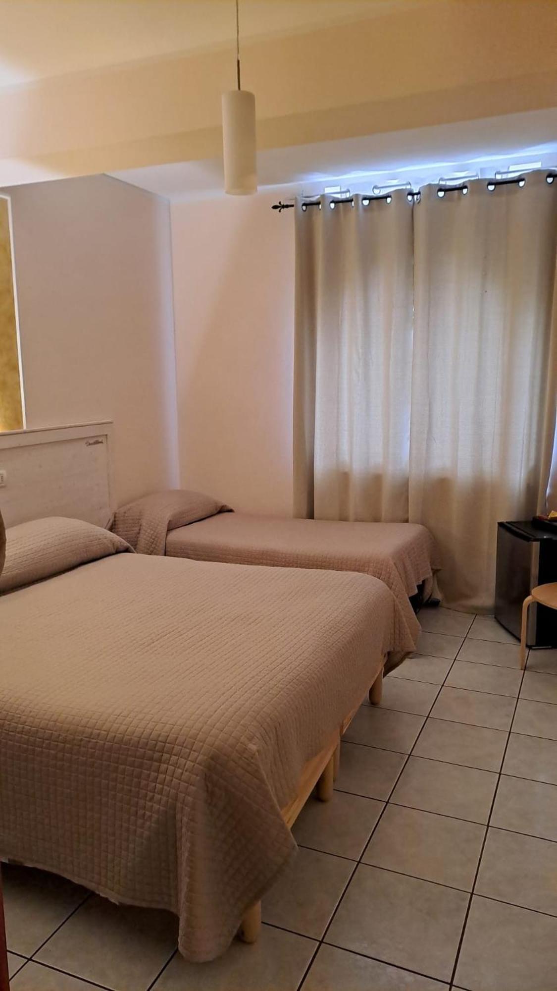 Hotel Lo Smeraldo Roccavivara Екстер'єр фото