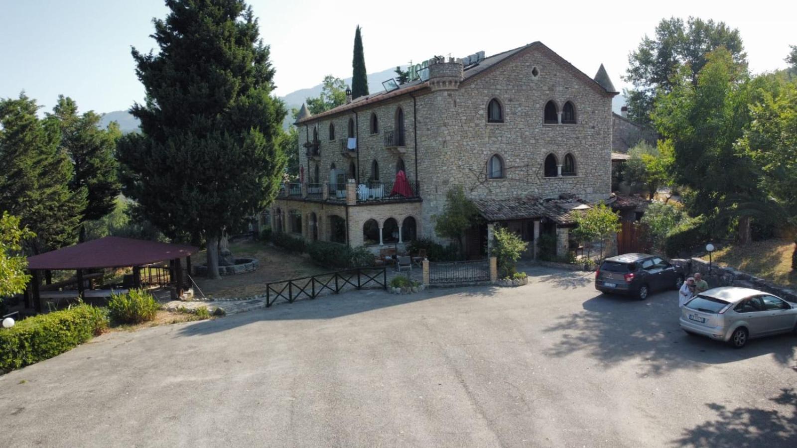 Hotel Lo Smeraldo Roccavivara Екстер'єр фото